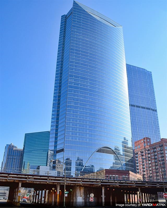 Chicago Mayor Cuts Red Ribbon at River Point - CommercialCafe