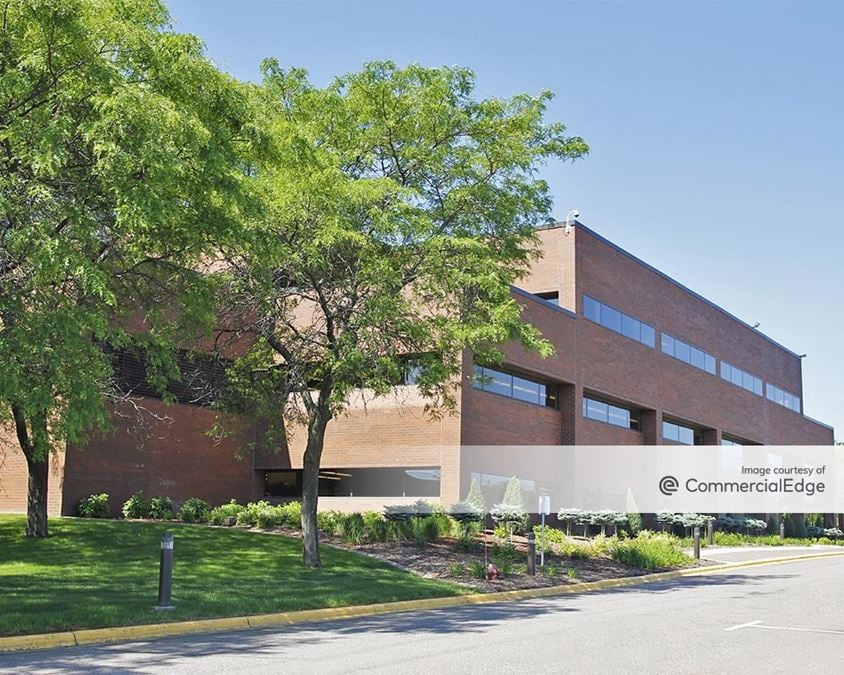 CHS Building - 5500 Cenex Drive, Inver Grove Heights, MN | Office Space