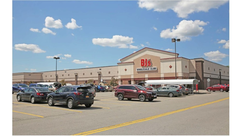 BJ's Wholesale Club - 300 Bellwood Drive, Rochester, NY | Retail Building